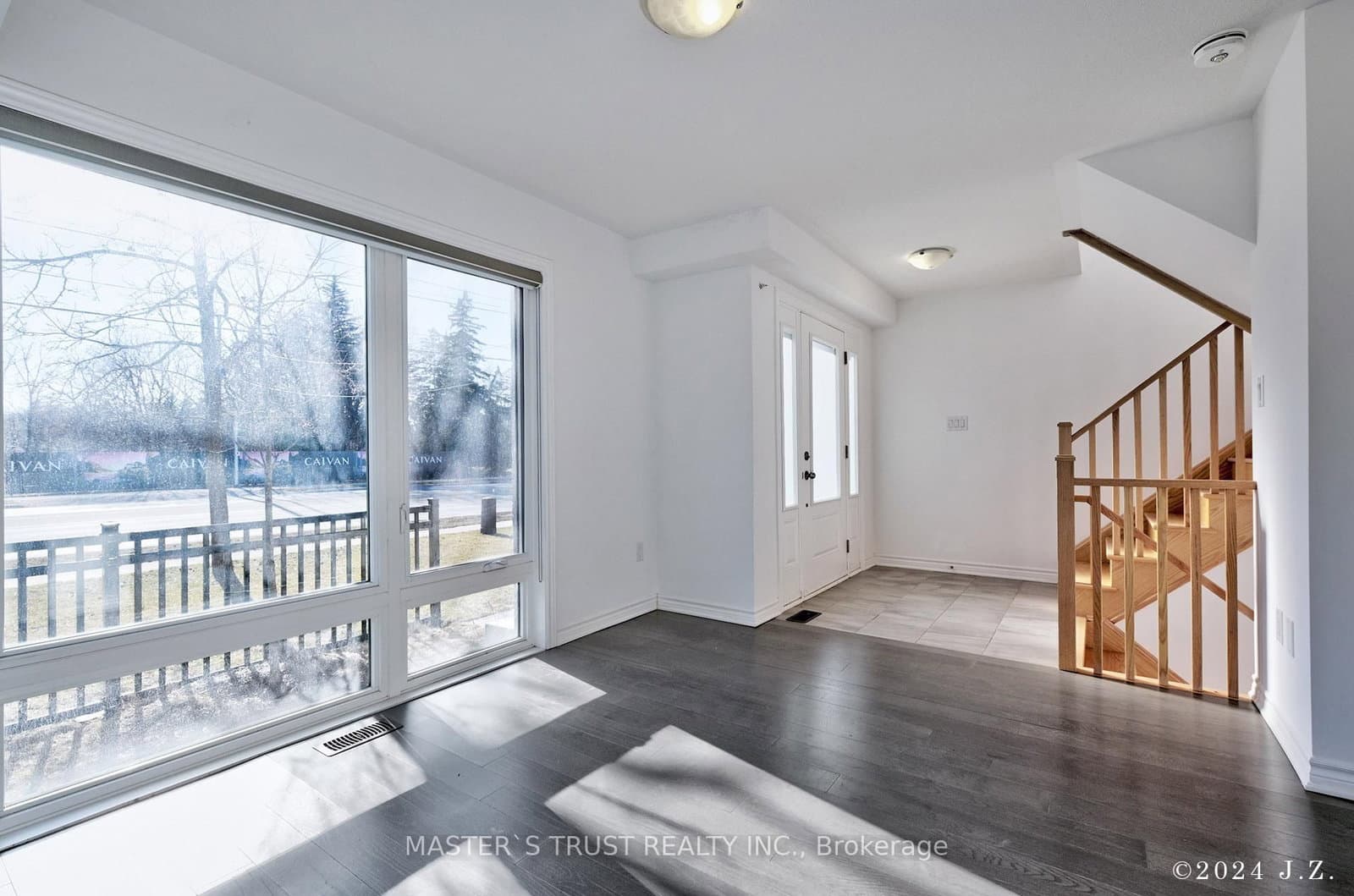 2501 Littlefield Crescent - Image 4