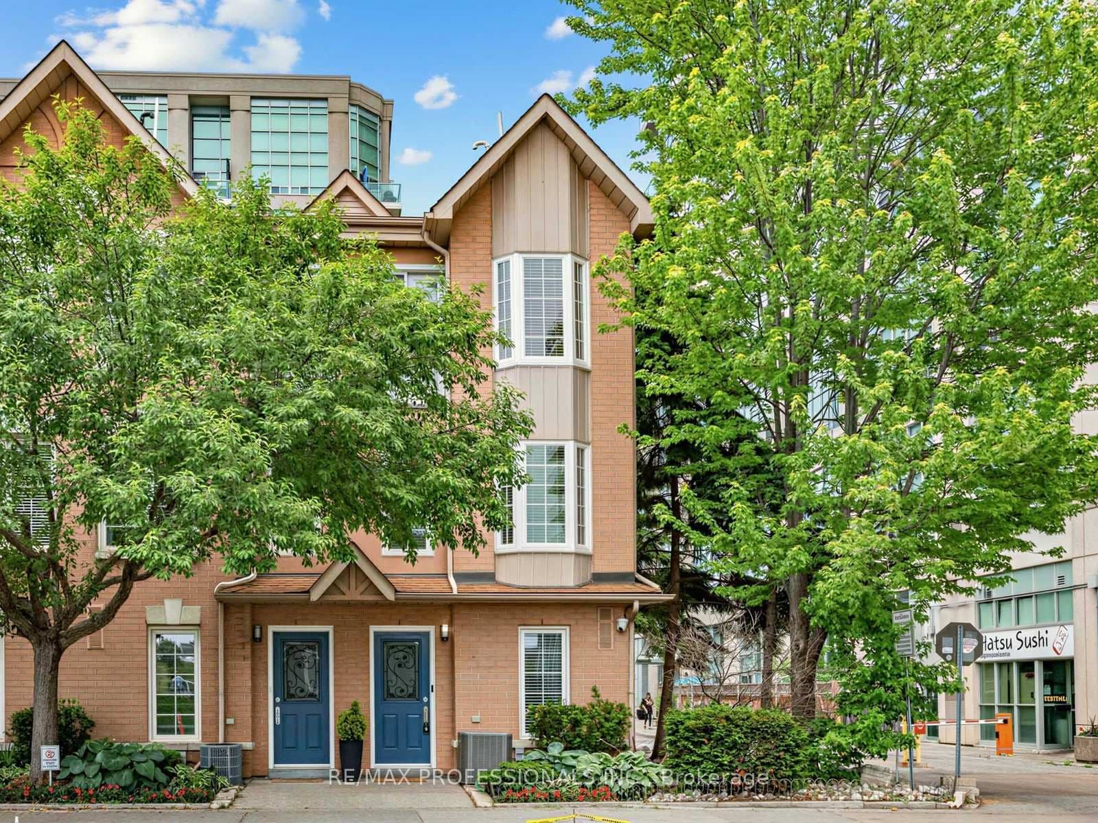 220 Manitoba Street, Unit 32 - Image 1