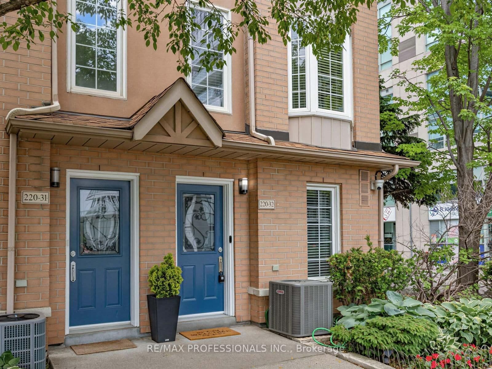 220 Manitoba Street, Unit 32 - Image 3