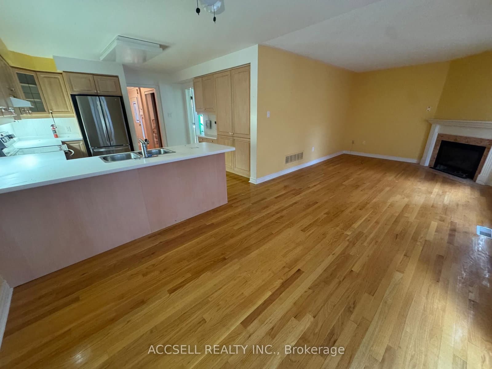1905 Broad Hollow Gate, Unit 13 - Image 5