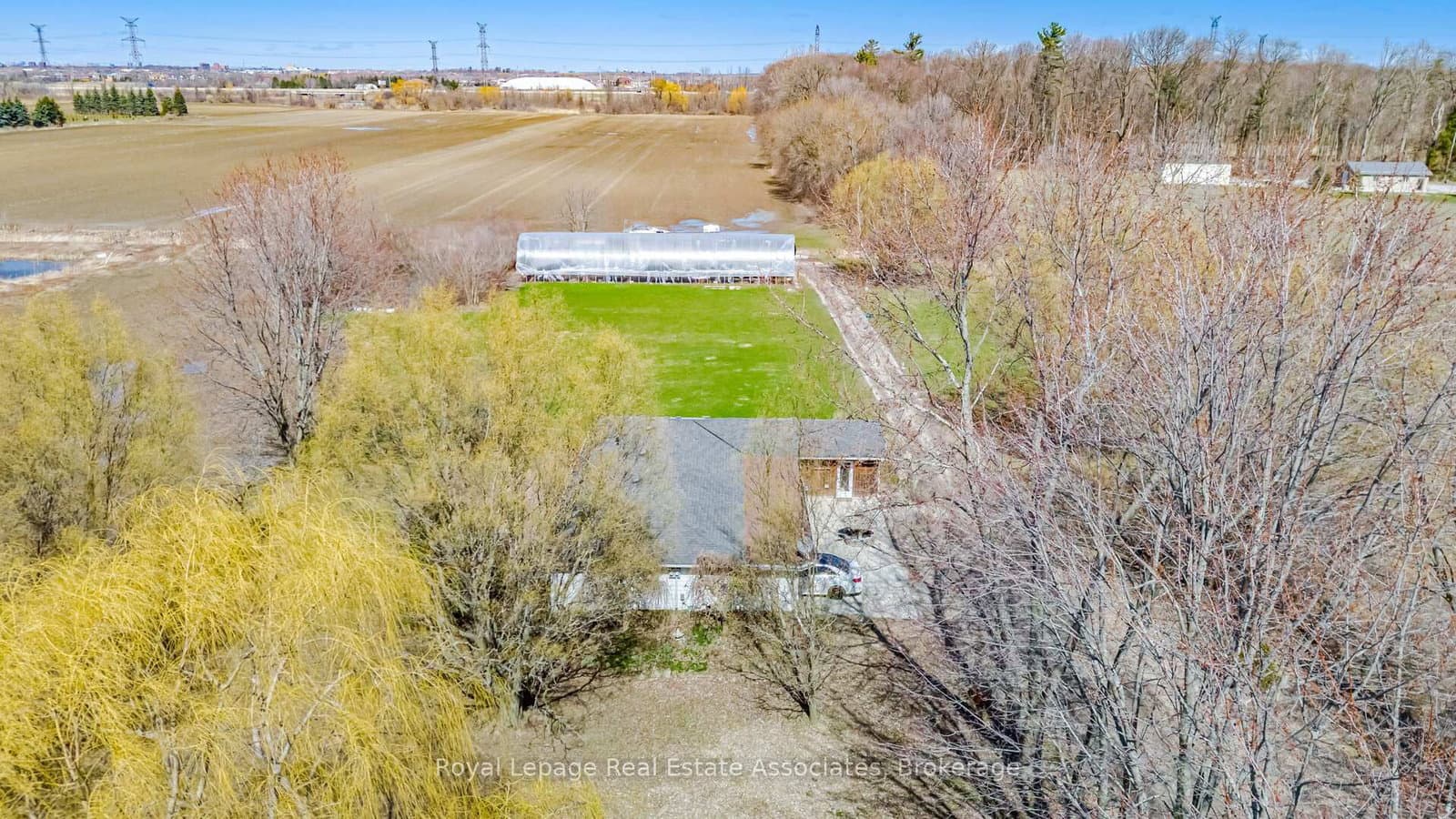 5327 Eighth Line - Image 3