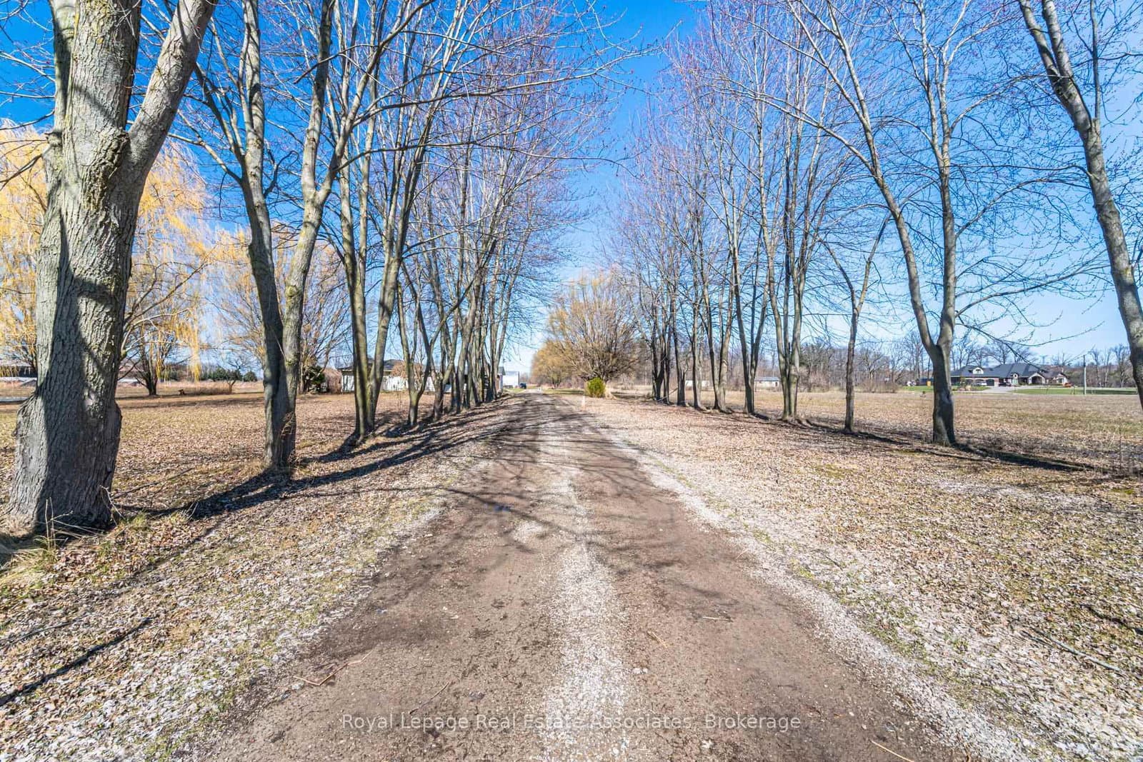 5327 Eighth Line - Image 4