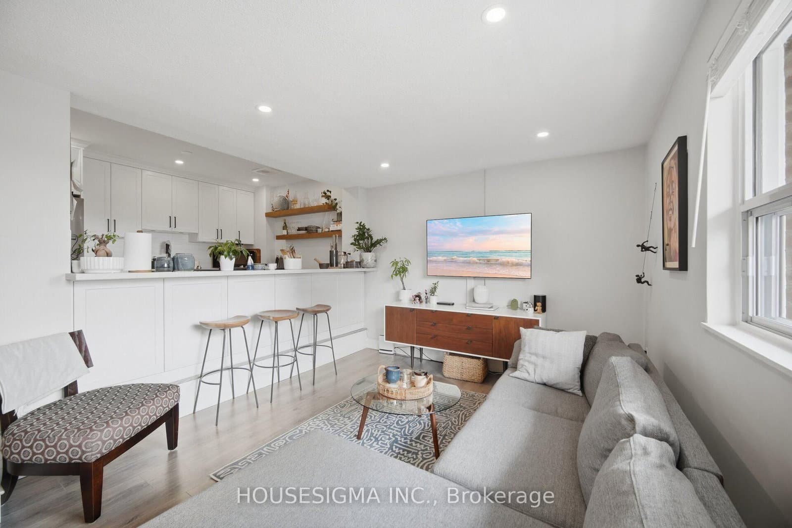 15 Elizabeth Street N, Unit 801 - Image 2