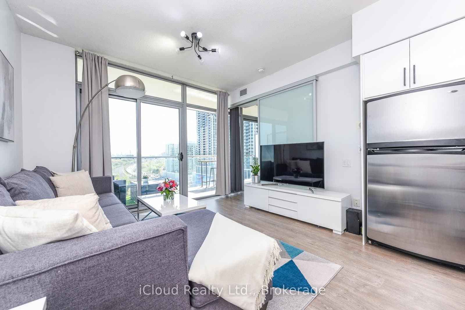 103 The Queensway, Unit 1303 - Image 6