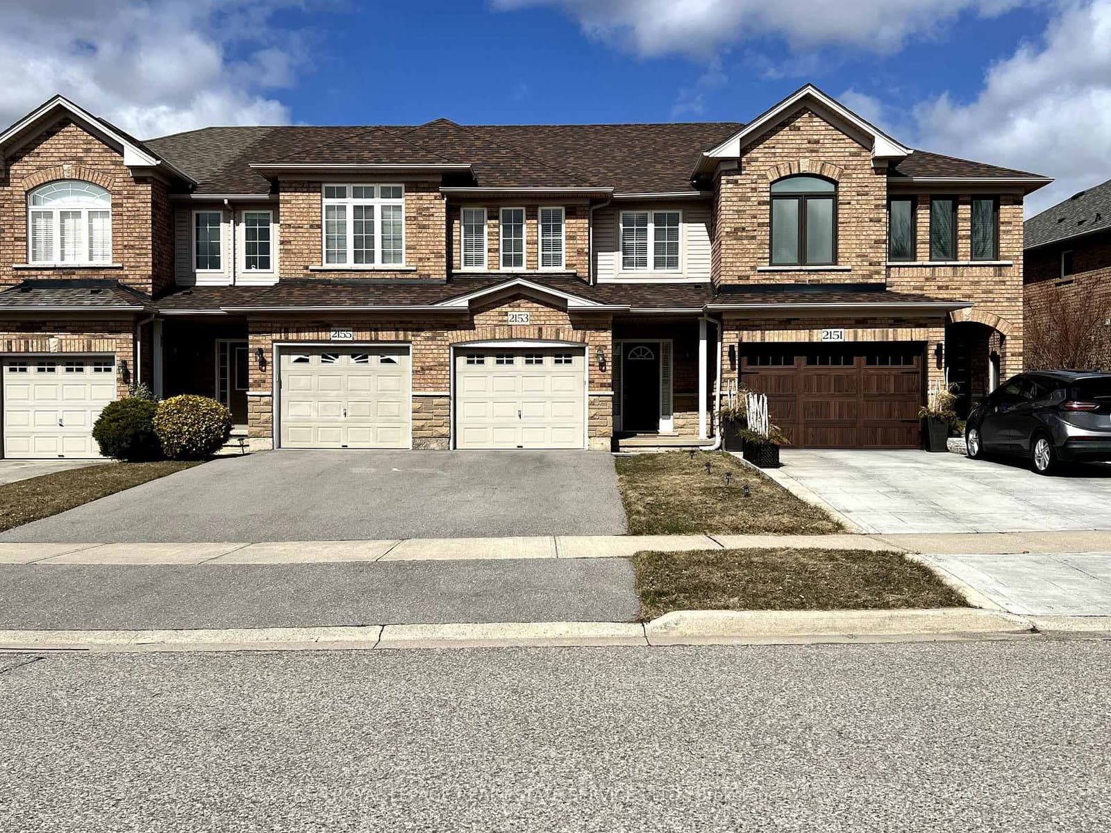2153 Redstone Crescent