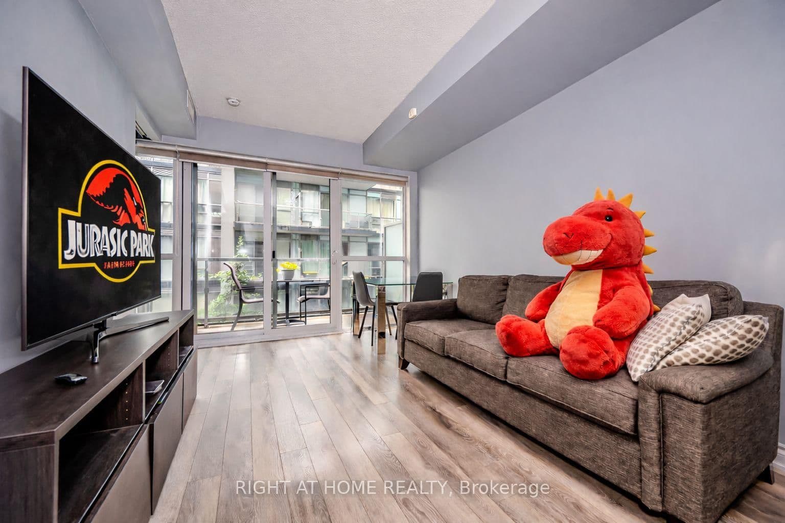 15 James Finlay Way, Unit 917 - Image 3