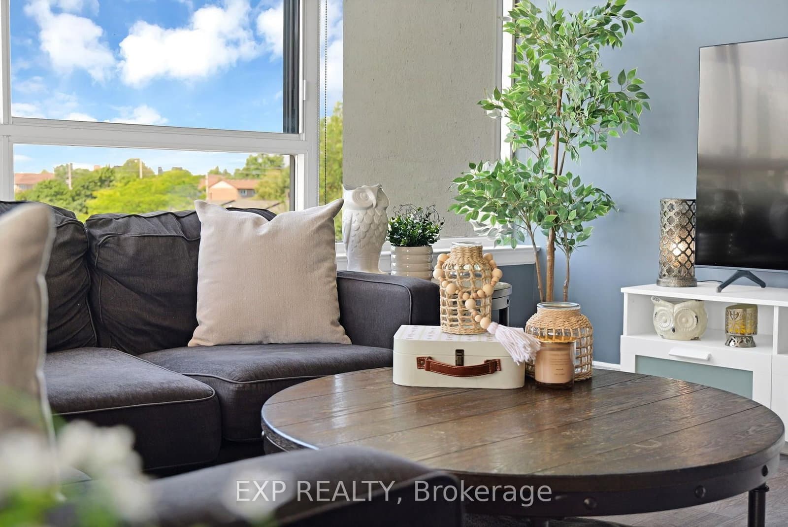 880 Dundas Street W, Unit 307 - Image 6