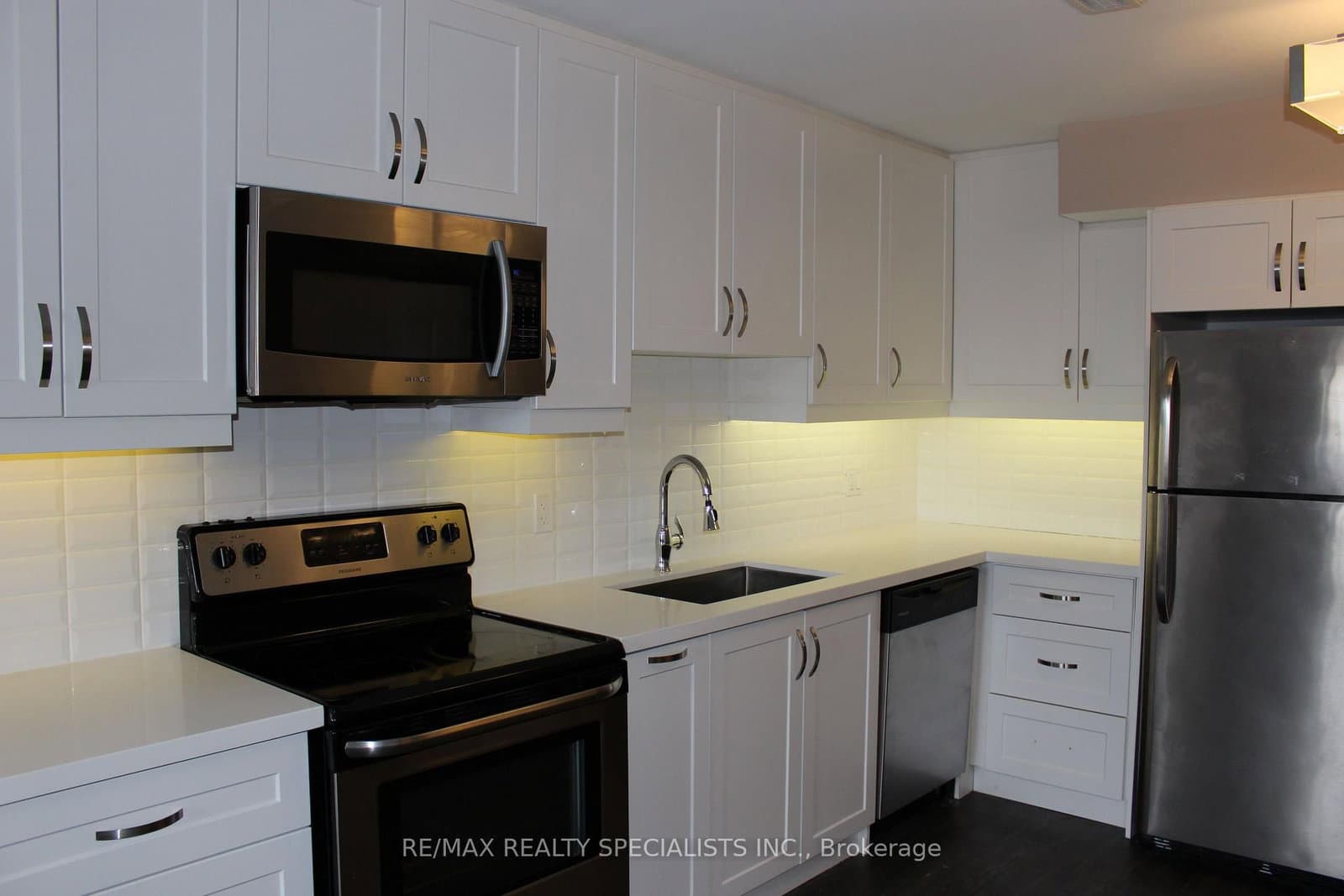 6 Brant Street, Unit 8 - Image 2