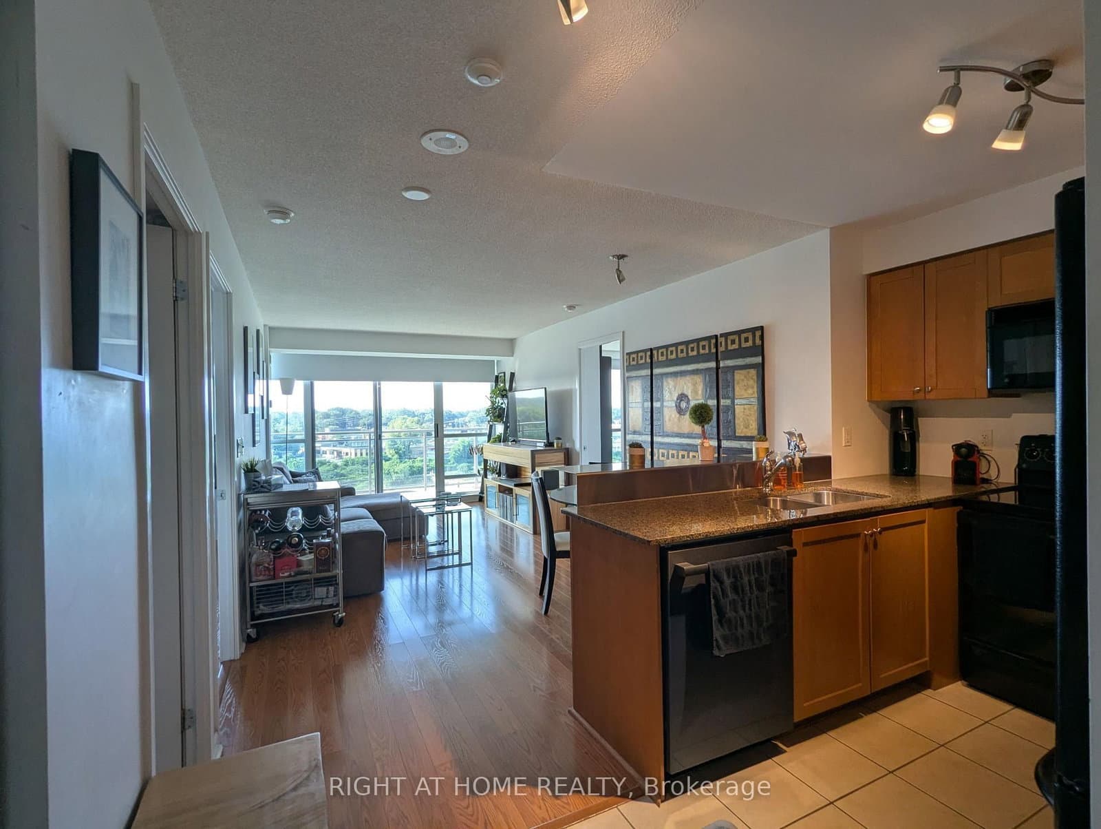 185 Legion Road N, Unit 904 - Image 2