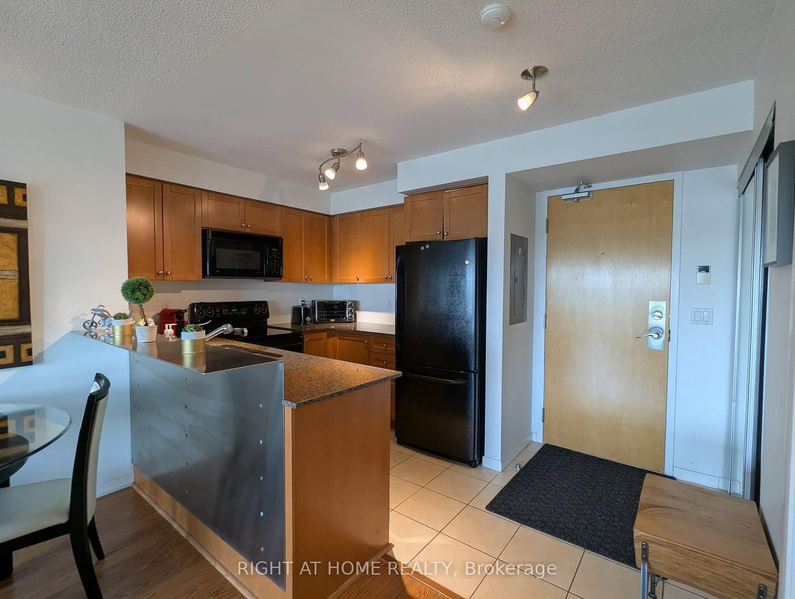 185 Legion Road N, Unit 904 - Image 3