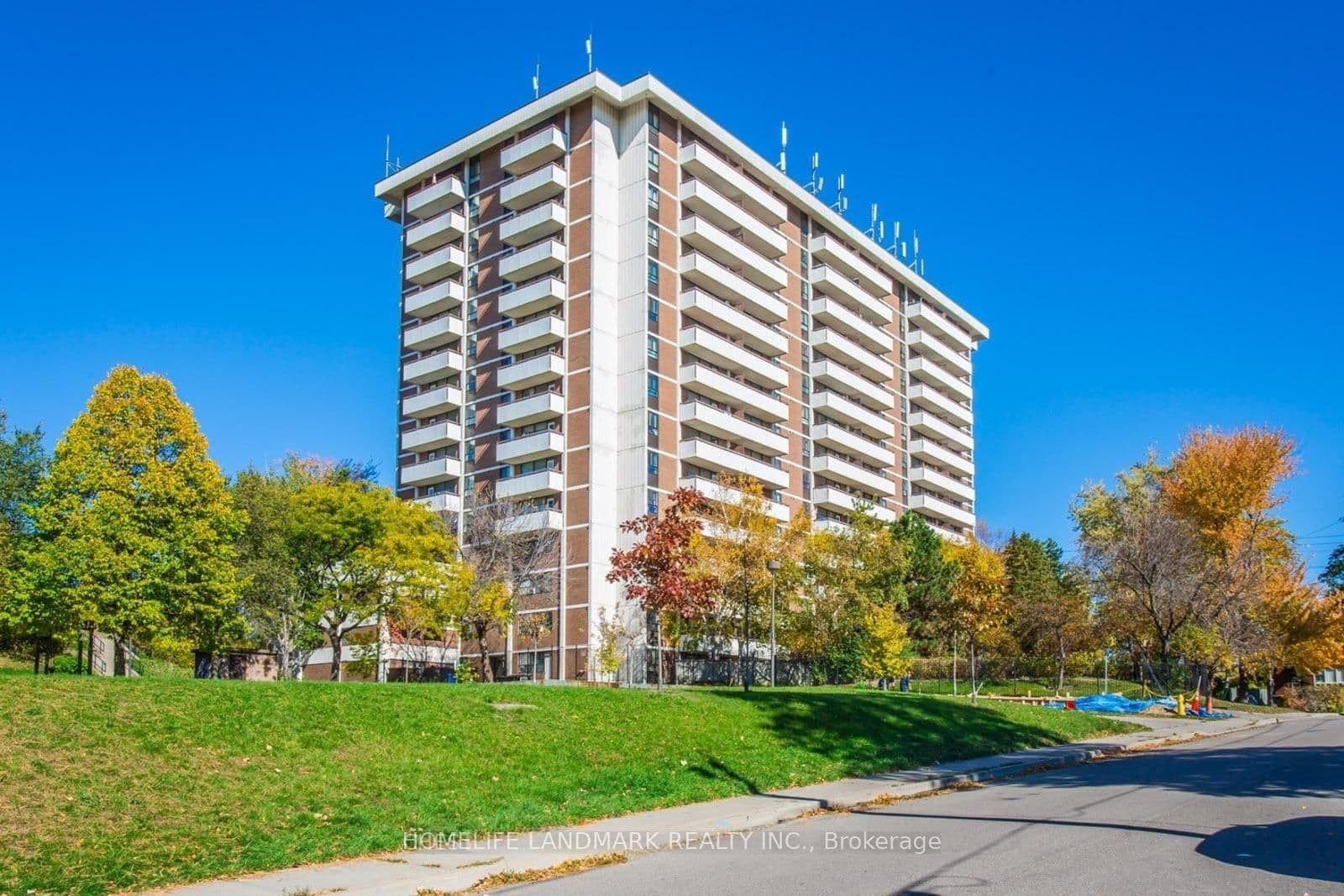 541 Blackthorn Avenue, Unit 107 - Image 1
