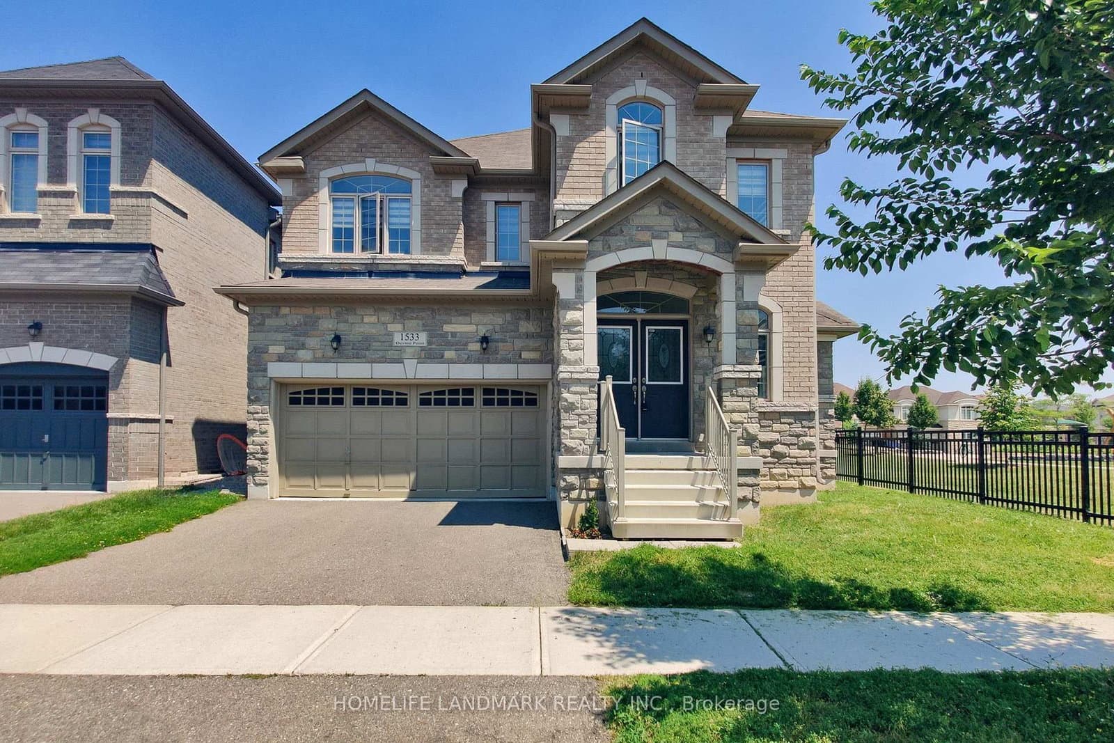 1533 Devine Point - Image 1