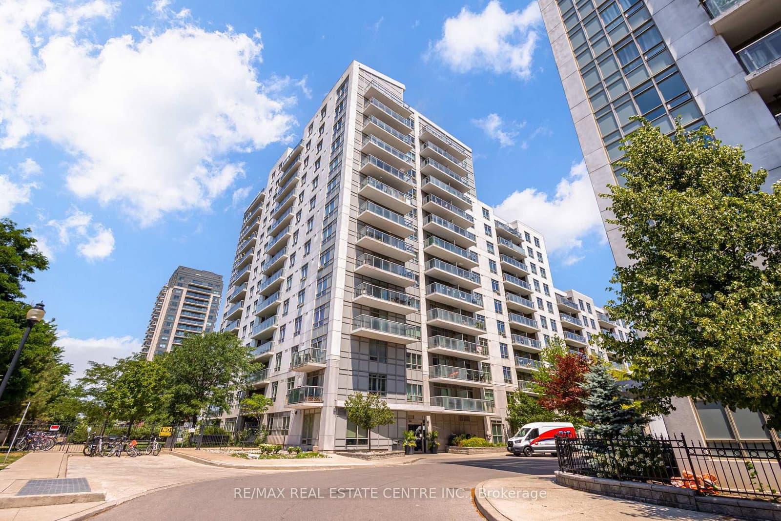 #1409 - 816 Lansdowne Avenue