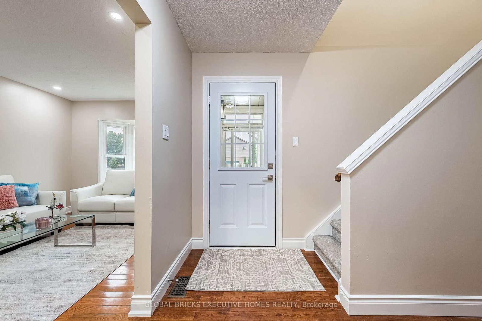 2150 Hunt Crescent - Image 4