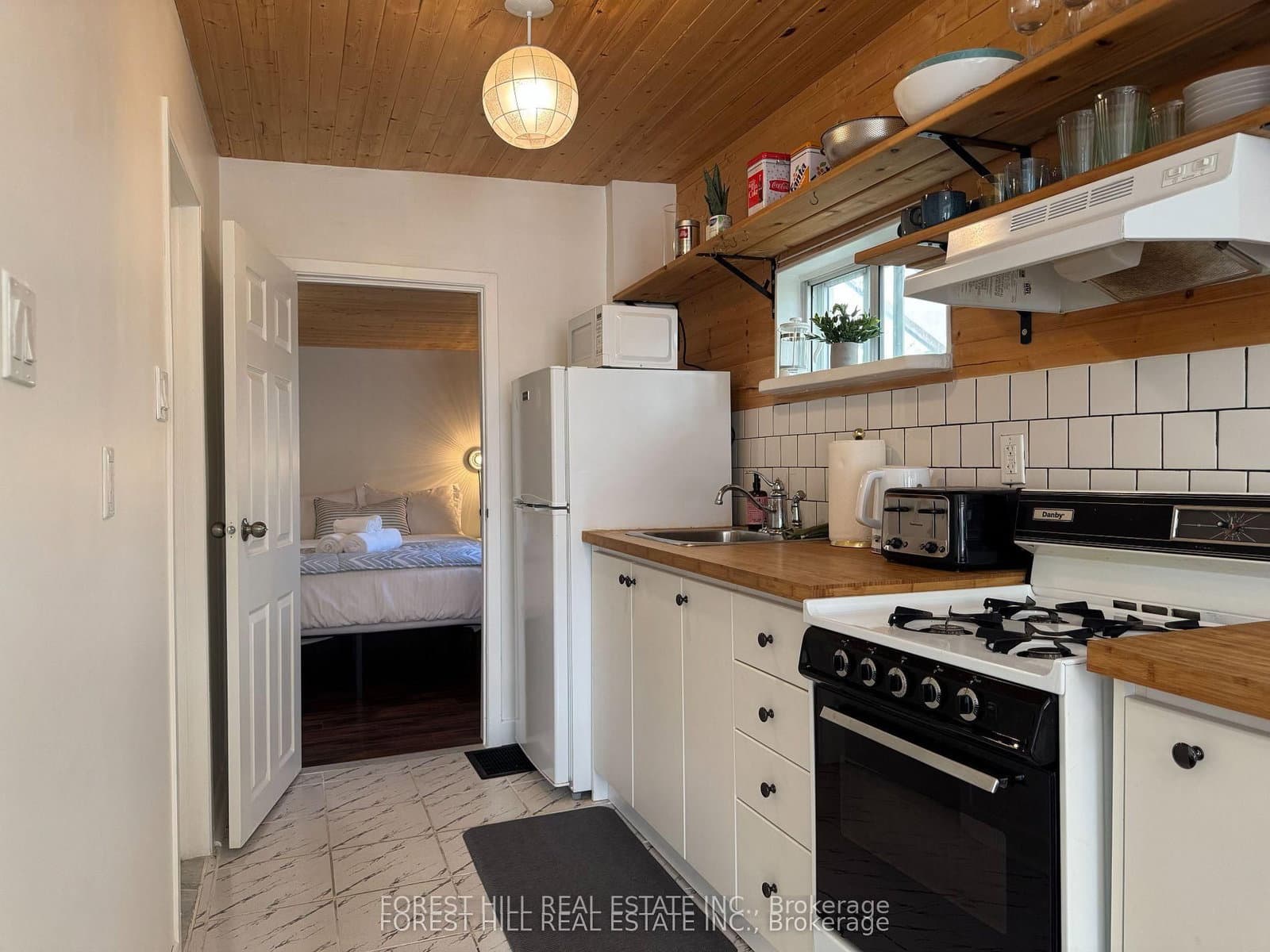 325 Westmoreland Avenue N - Image 5