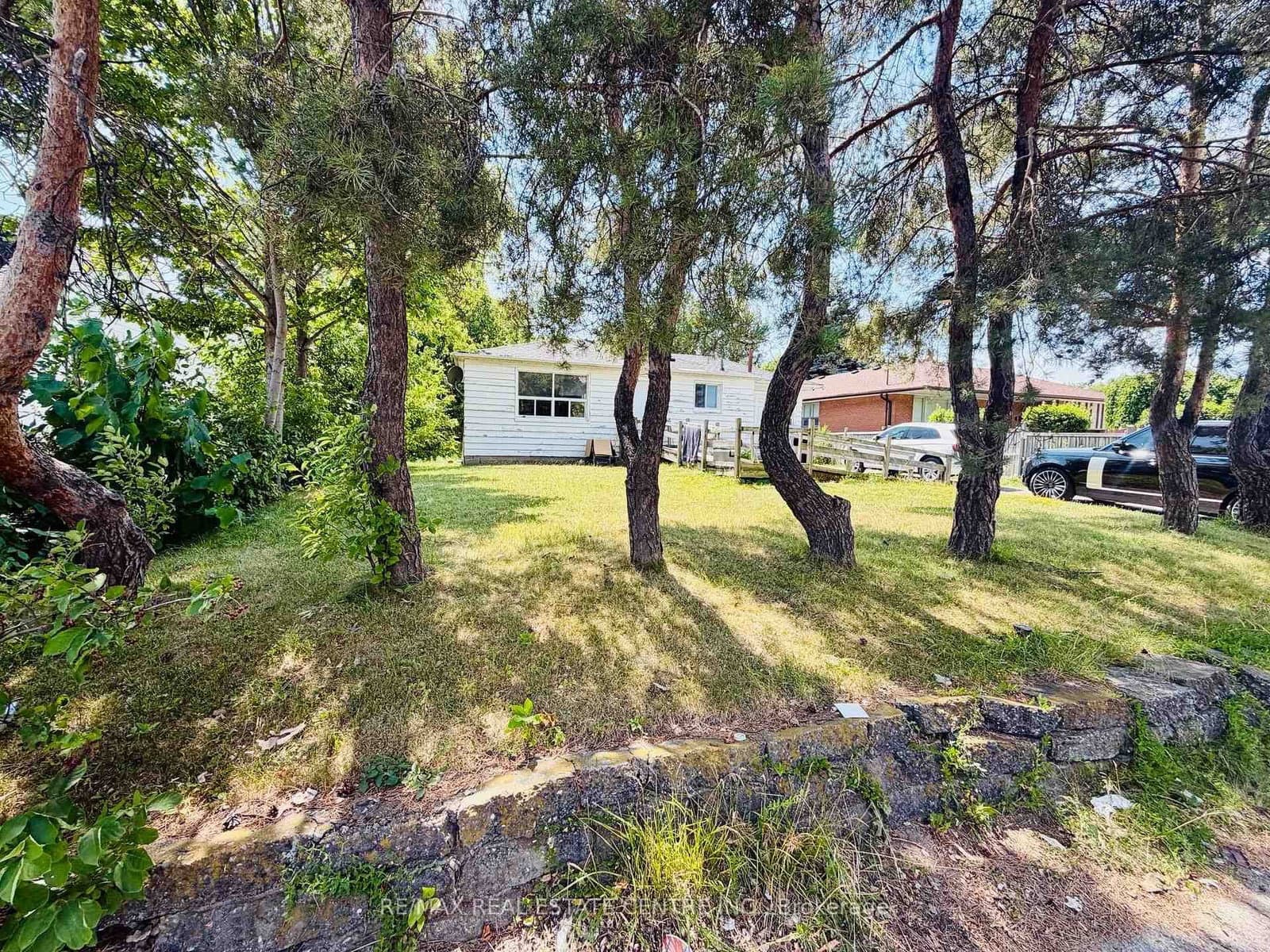 7118 Goreway Drive - Image 4