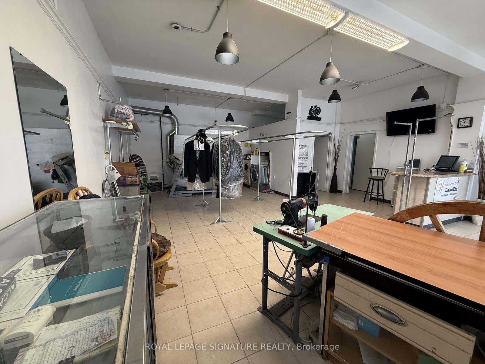 1195 Lakeshore Road E - Image 5