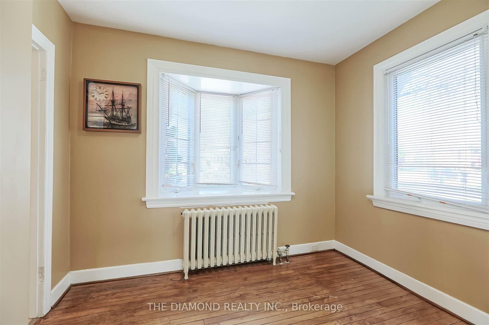 3927 Bloor Street W - Image 4