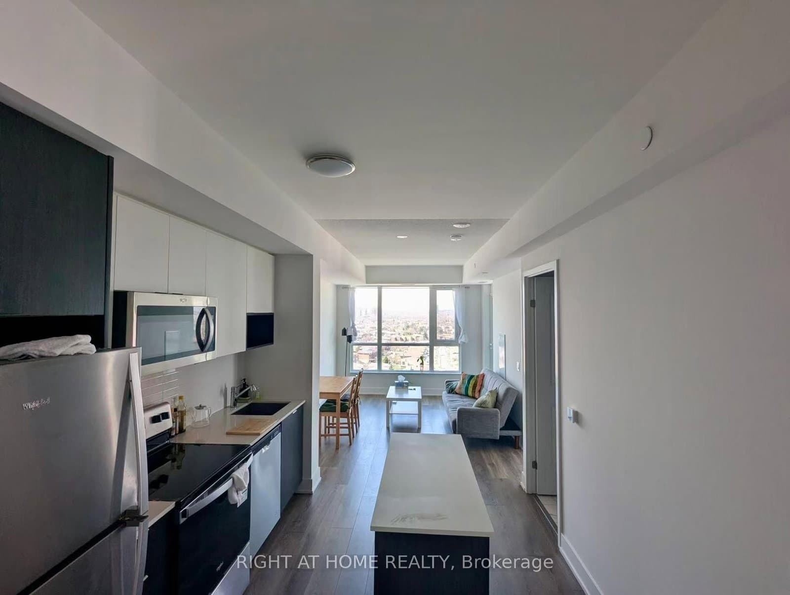 202 Burnhamthorpe Road E, Unit 1607 - Image 3