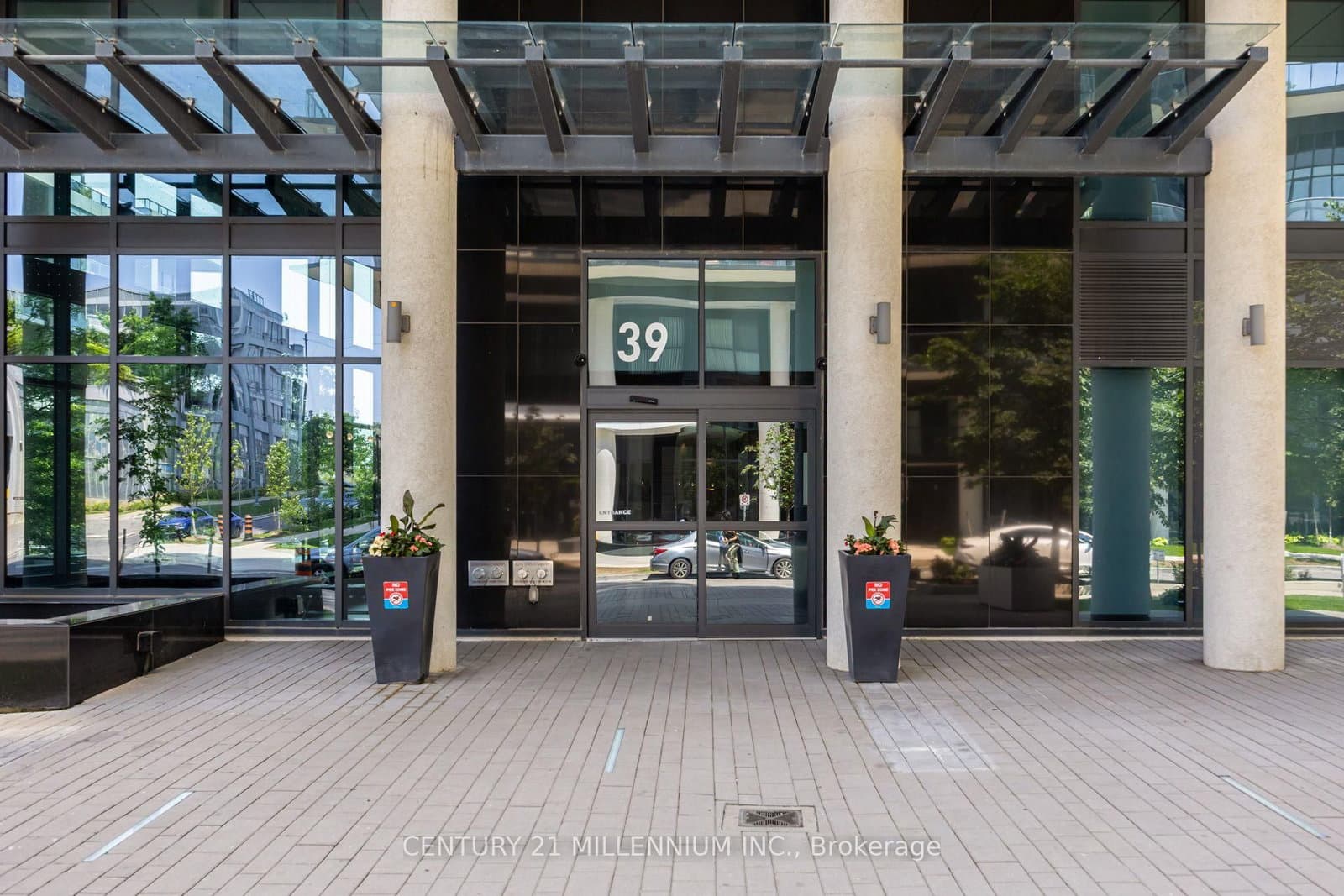 39 Annie Craig Drive, Unit 1018 - Image 3