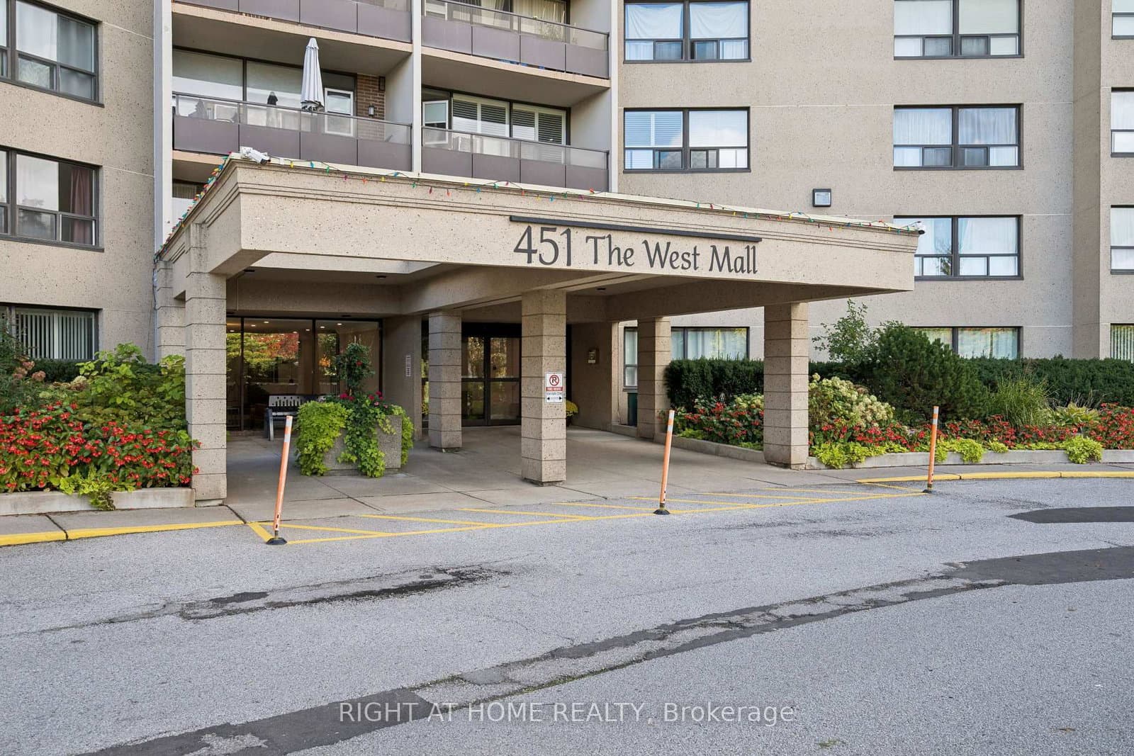 451 The West Mall, Unit 807 - Image 3