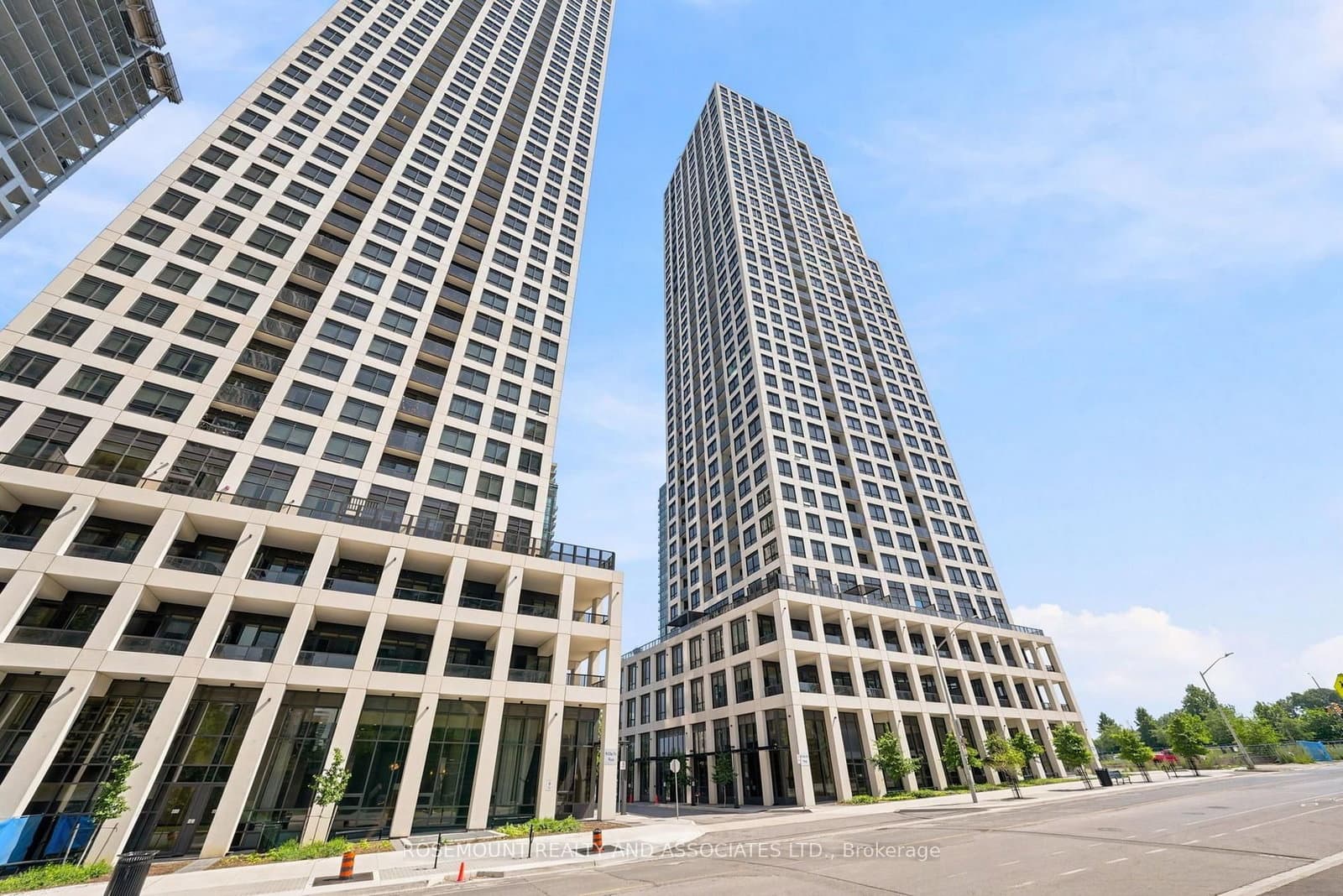 36 ELM Drive W, Unit 2105 - Image 1