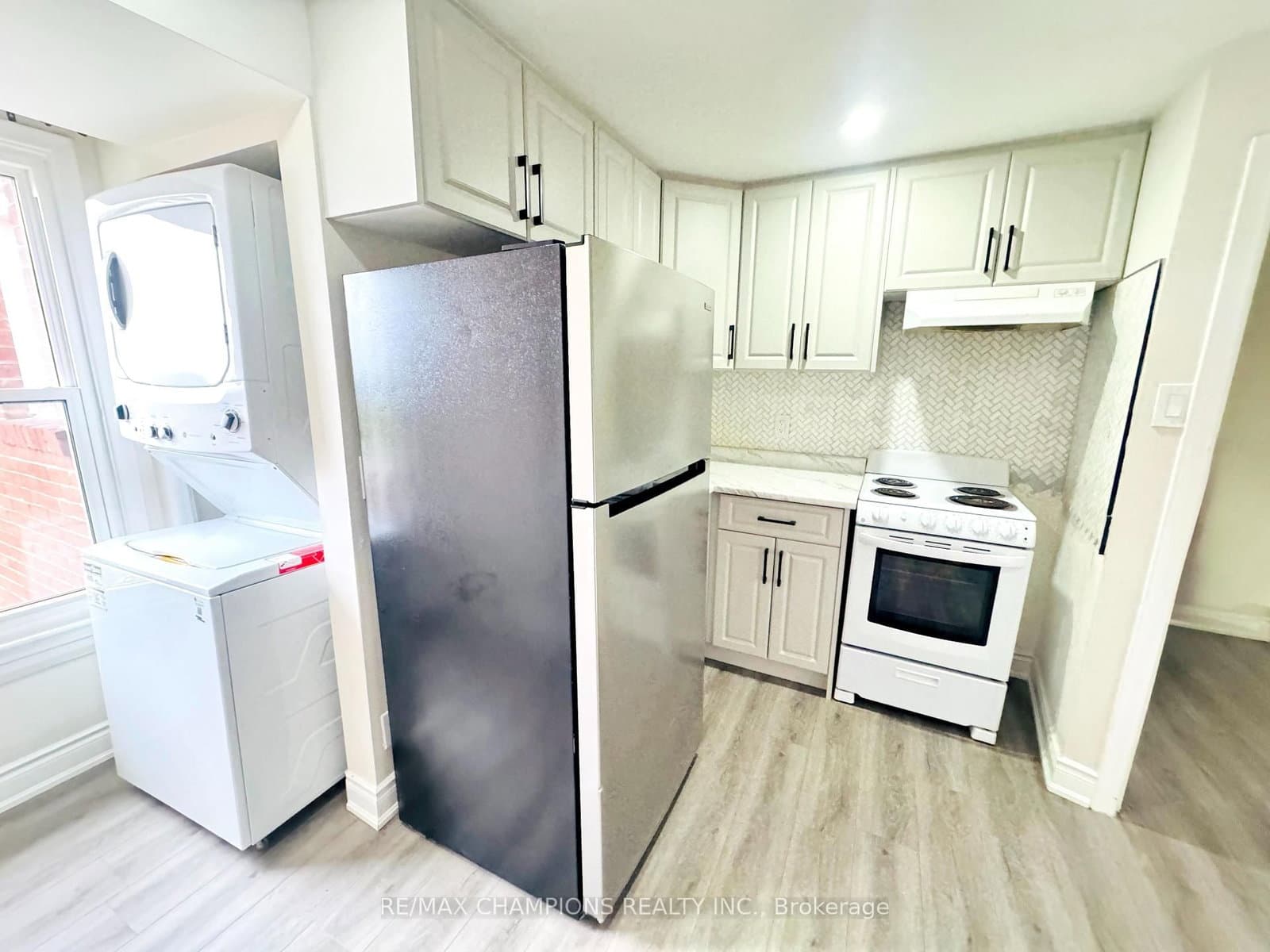 196 Caledonia Road, Unit 2nd Flr - Image 3