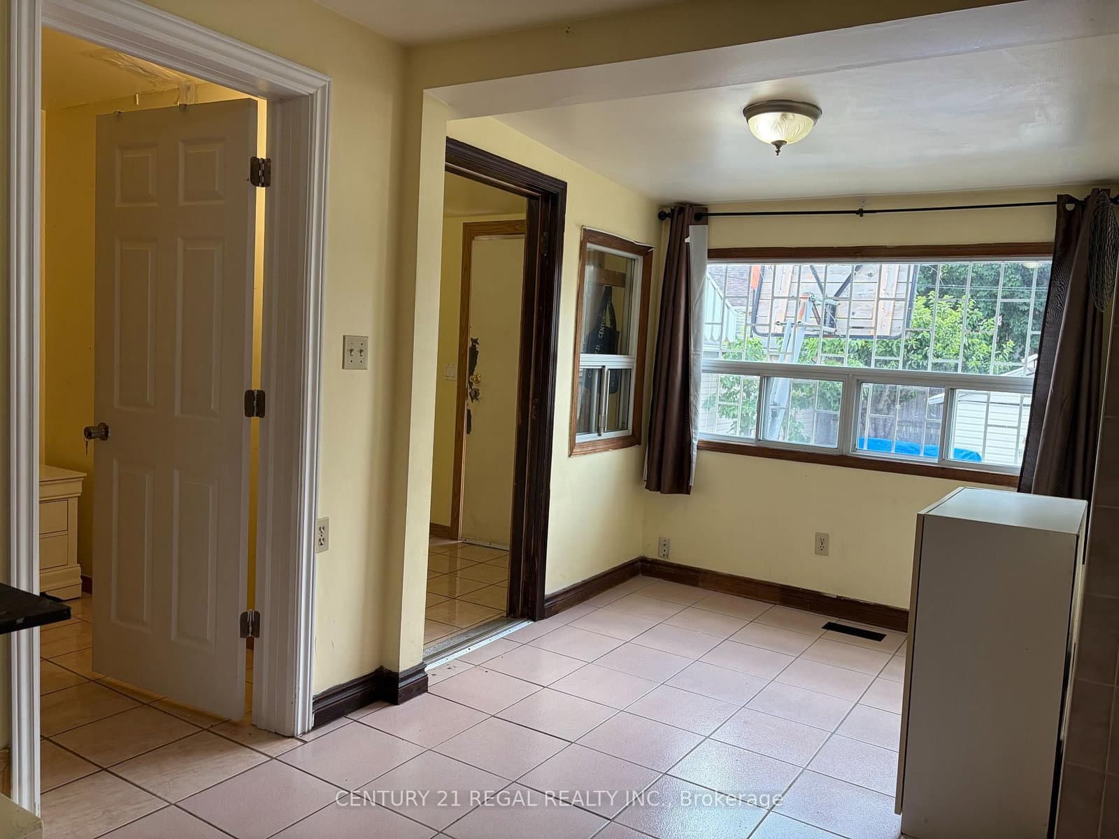 690 Jane Street - Image 2