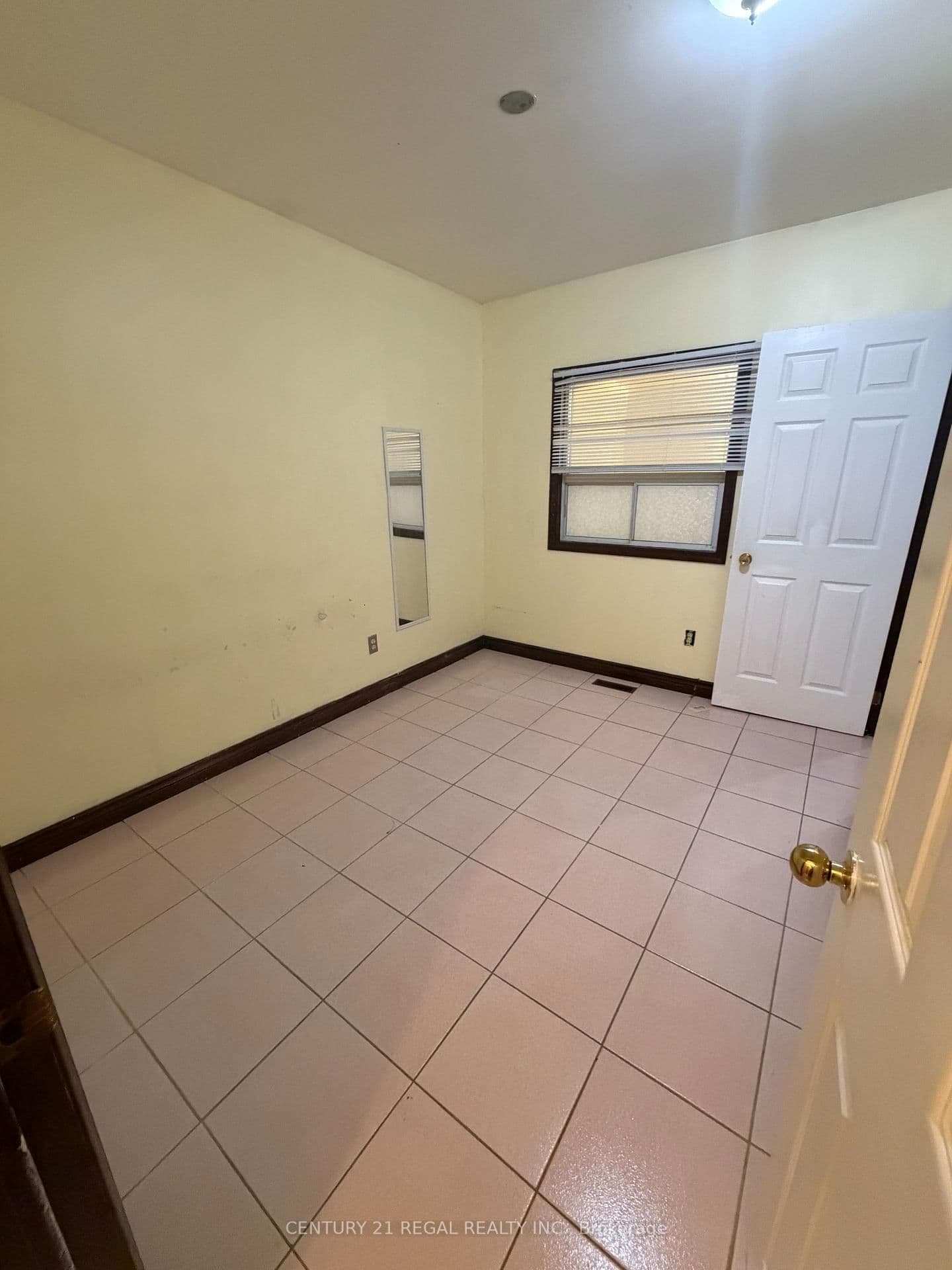 690 Jane Street - Image 4