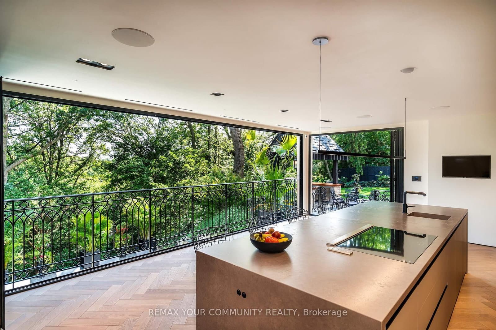 57 Baby Point Crescent S - Image 5