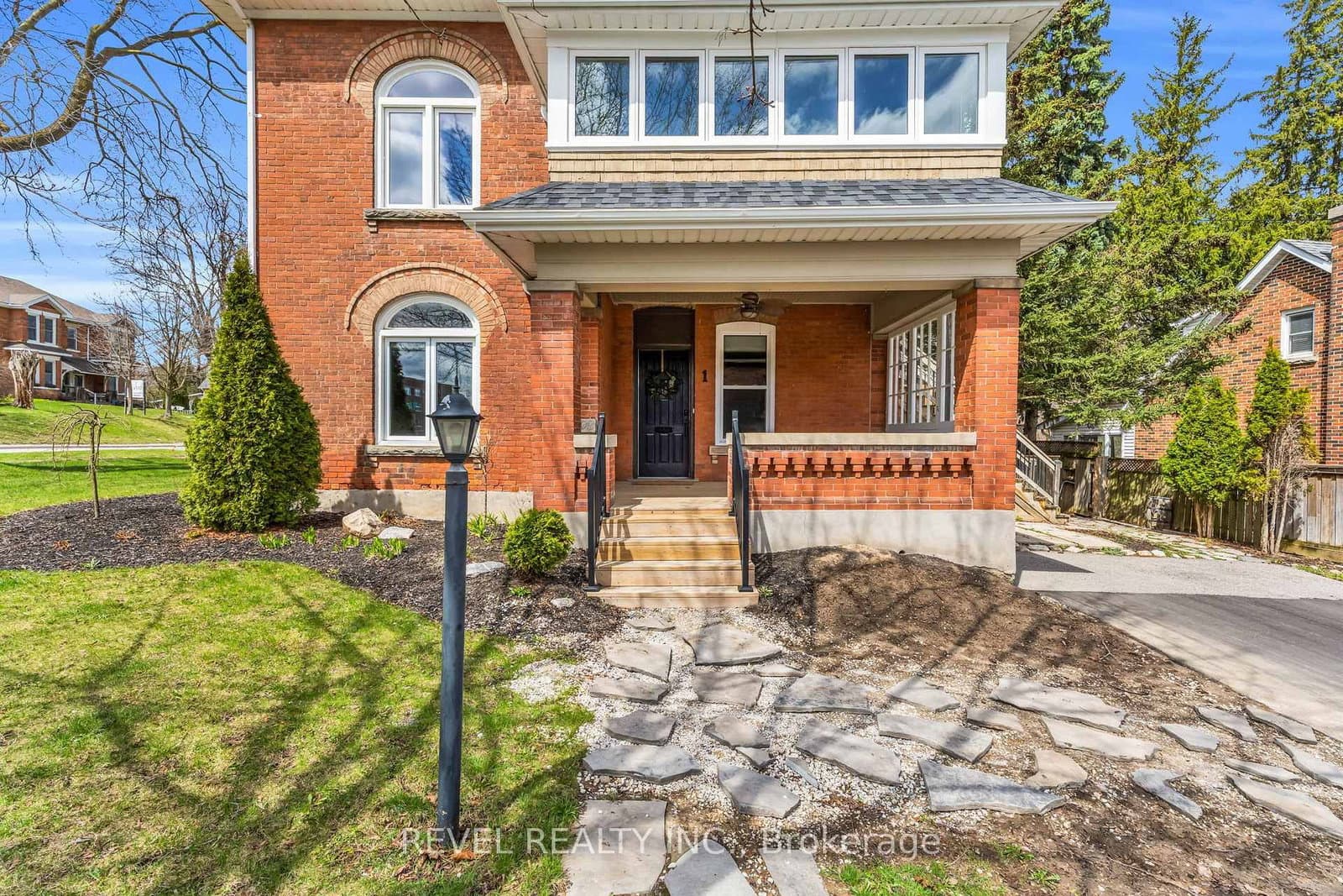 1 Third Avenue - Image 4