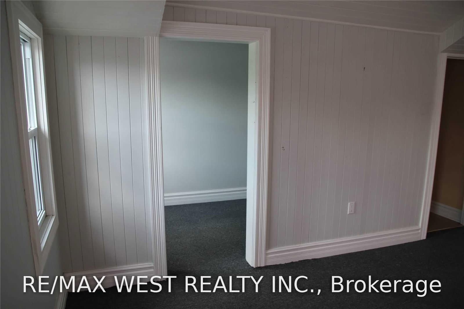 191 Lakeshore Road E, Unit 104 - Image 4