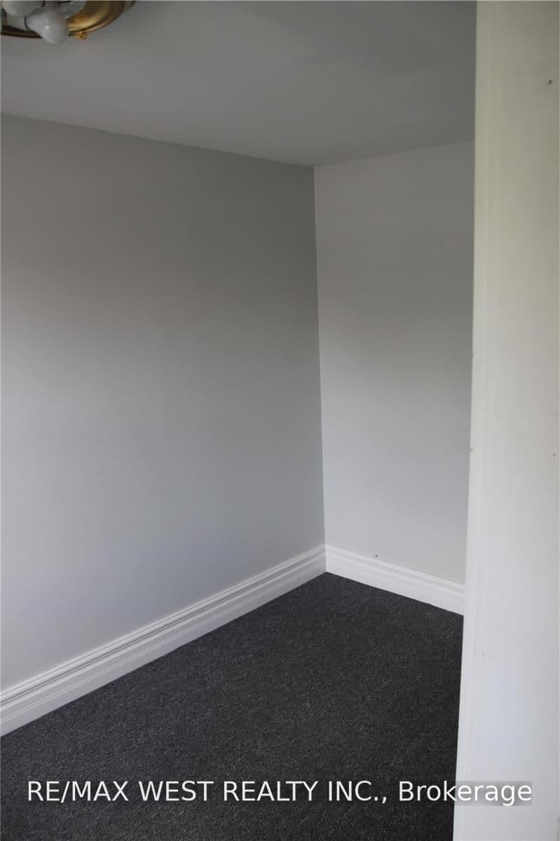 191 Lakeshore Road E, Unit 104 - Image 5