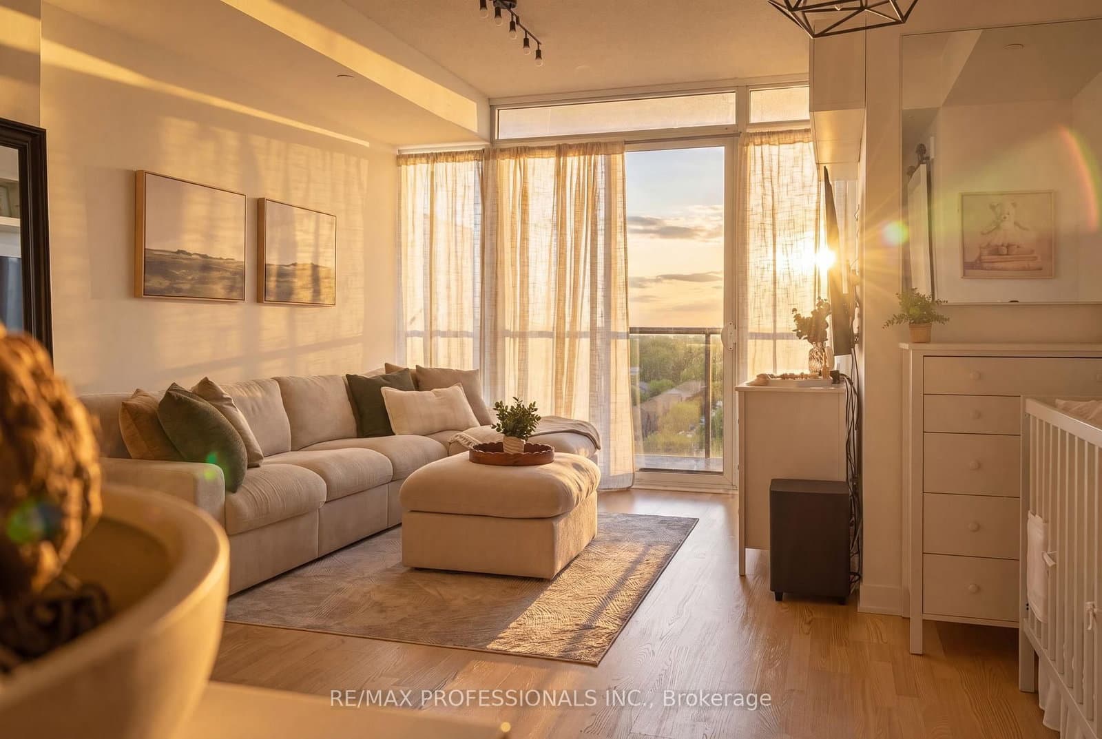 #1502 - 88 Park Lawn Road
