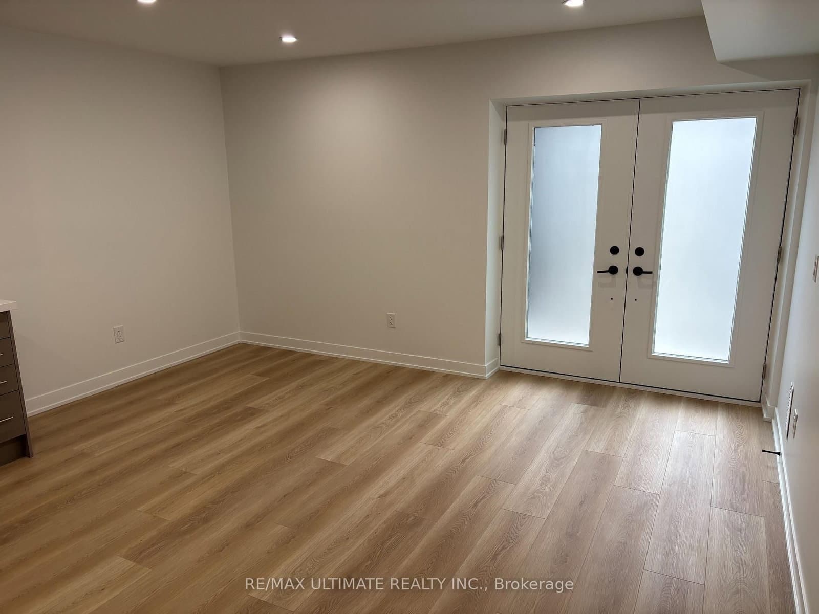 249 Silverthorn Avenue, Unit Lower - Image 4