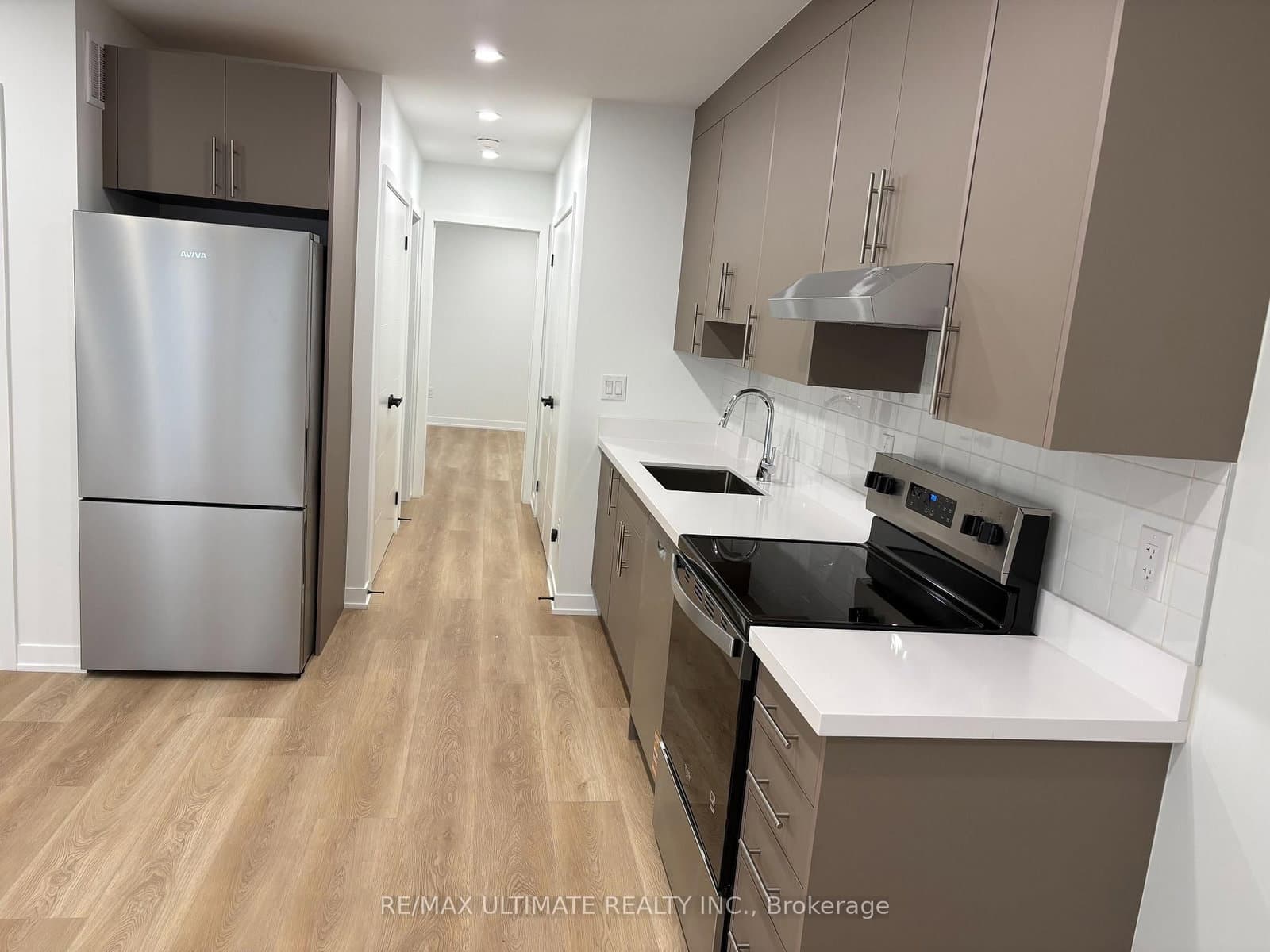 249 Silverthorn Avenue, Unit Lower - Image 6