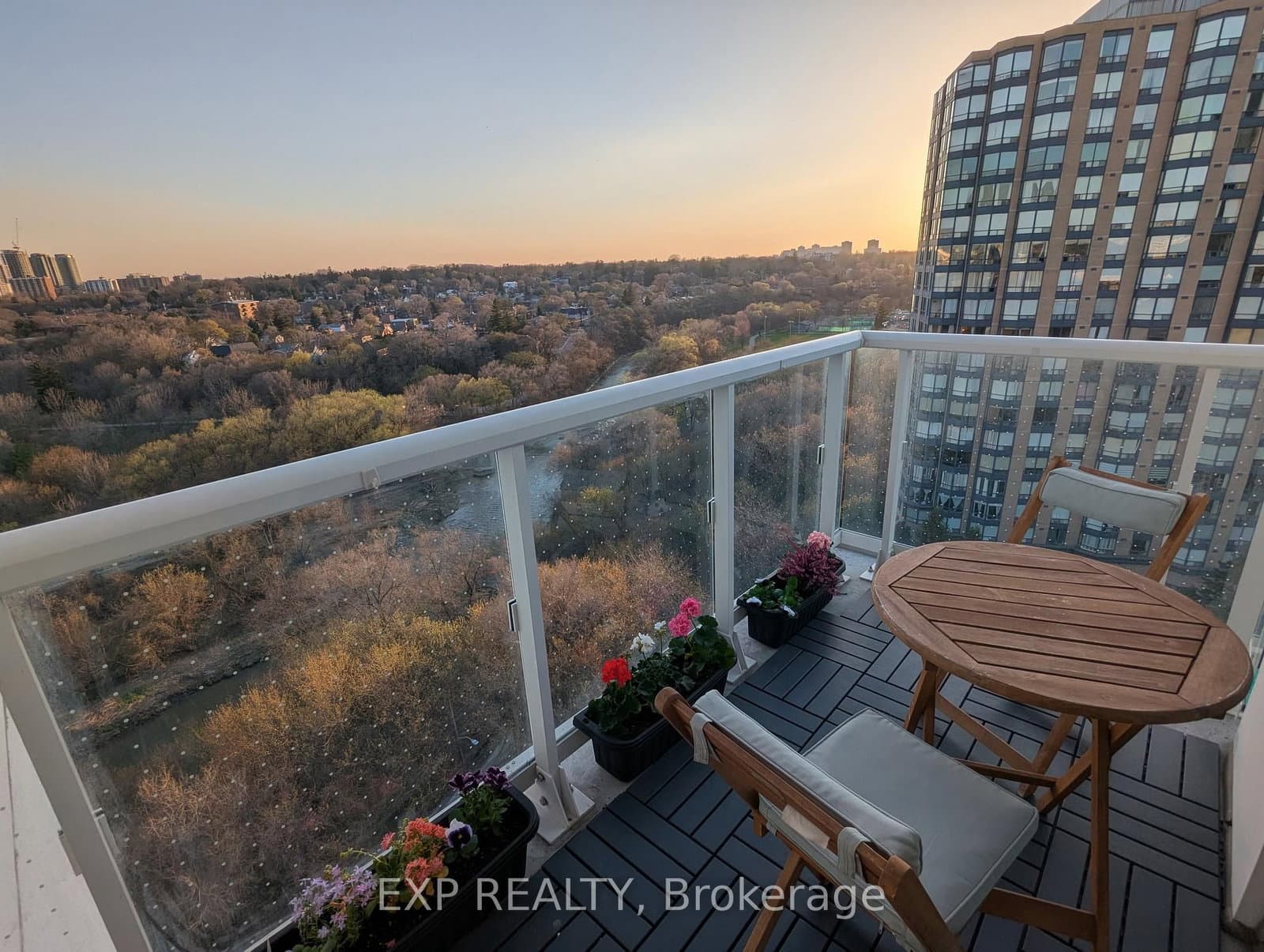 10 Wilby Crescent, Unit 1106 - Image 2