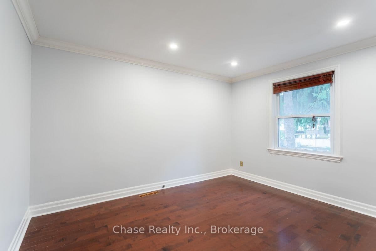 402 Guelph Line - Image 5