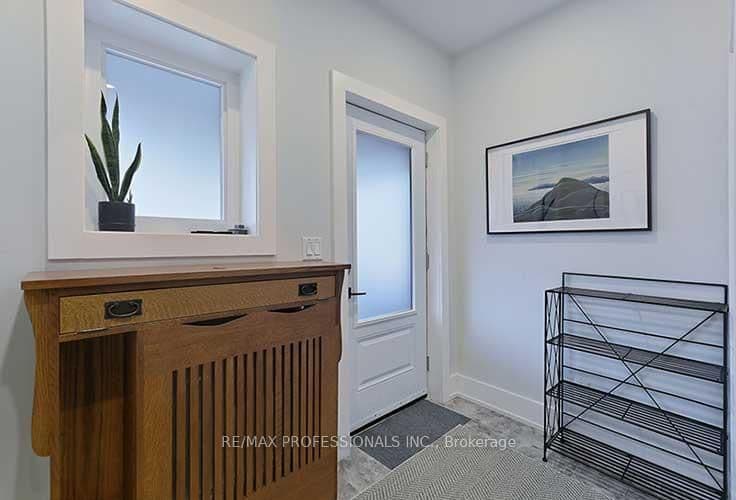 23 Radford Avenue, Unit 3rd Fl - Image 2