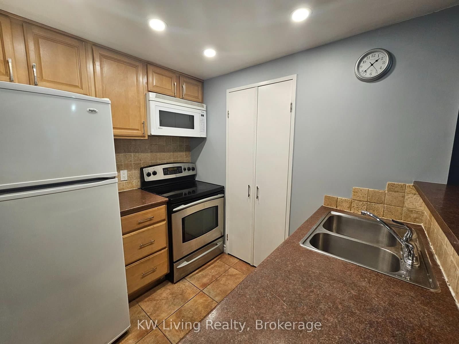 265 Enfield Place, Unit 1502 - Image 4