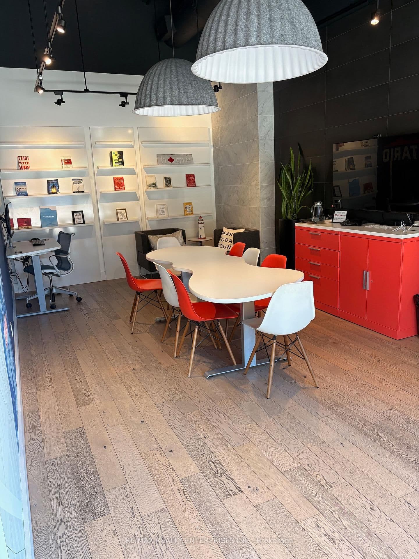 125 Lakeshore Road E, Unit C - Image 5