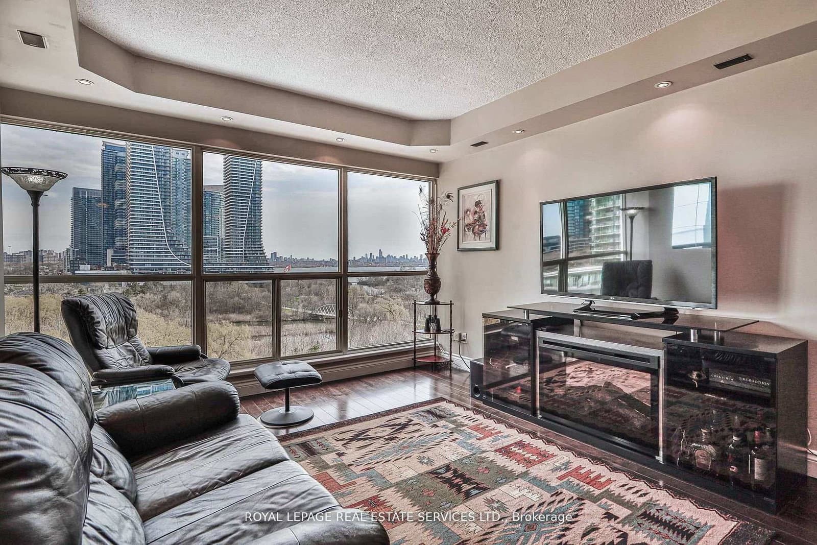 2261 Lake Shore Boulevard W, Unit 1010 - Image 3