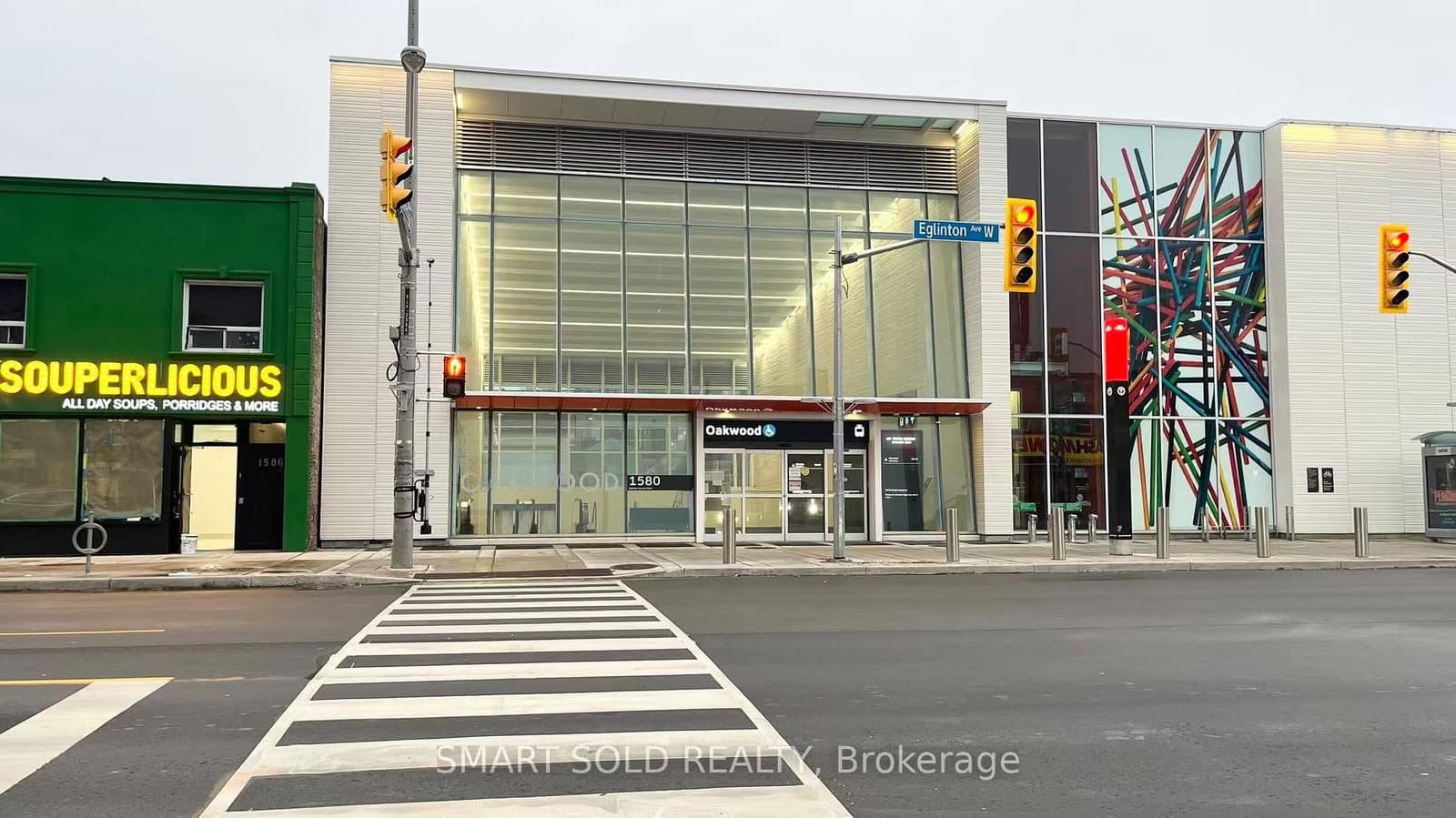 1592 Eglinton Avenue W, Unit Main Flr + Bsmt - Image 4