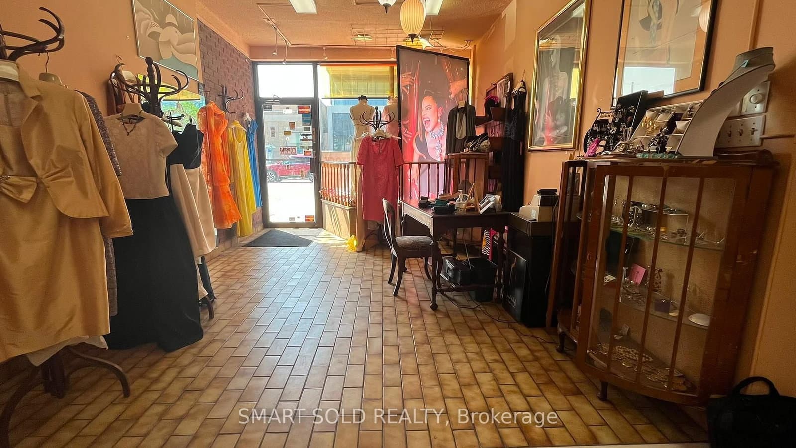 1592 Eglinton Avenue W, Unit Main Flr + Bsmt - Image 5