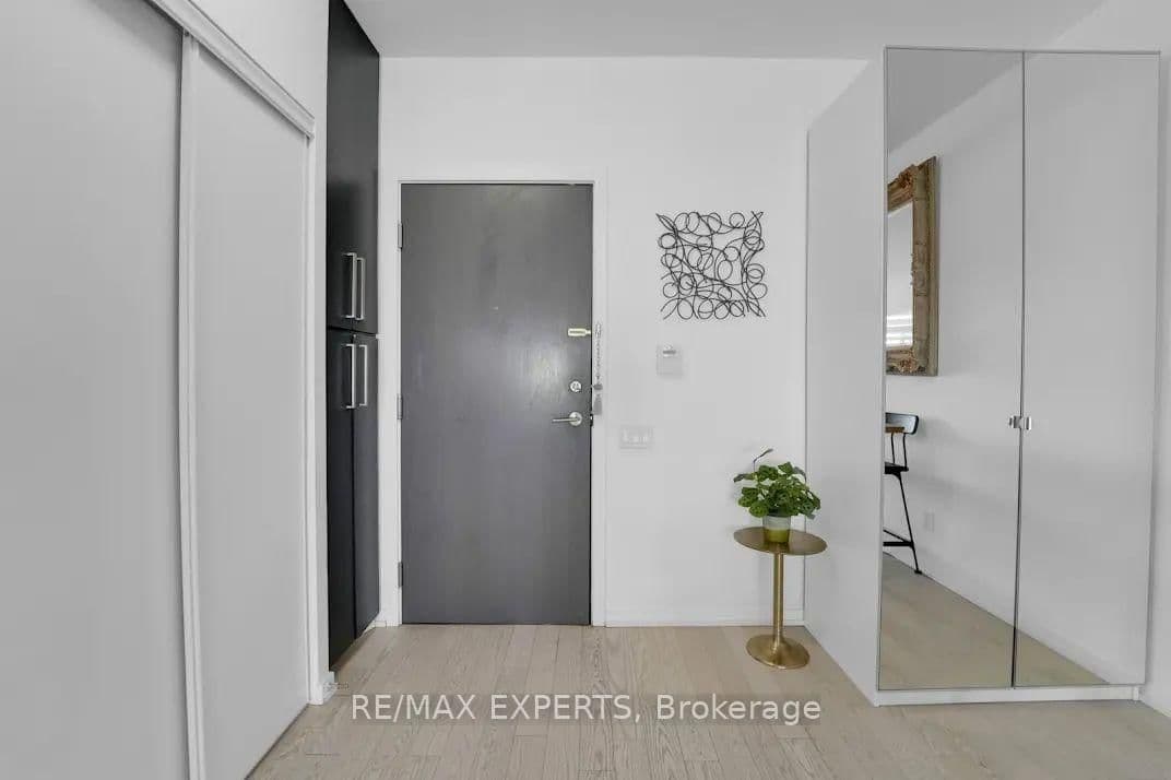 103 The Queensway, Unit 1915 - Image 4