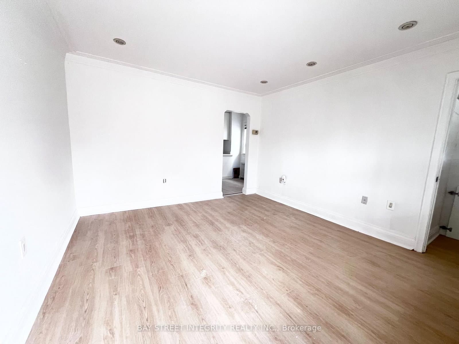 970 Briar Hill Avenue - Image 2