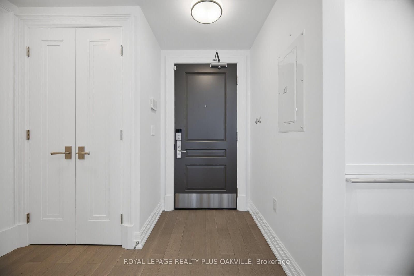 2060 Lakeshore Road, Unit 303 - Image 4