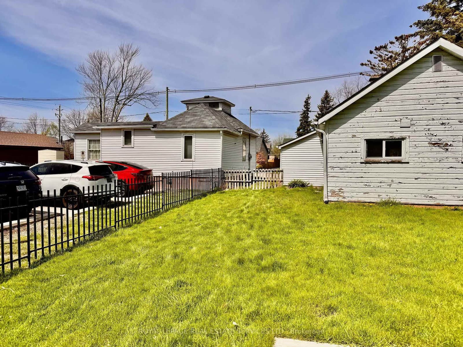 2386 Sovereign Street - Image 4