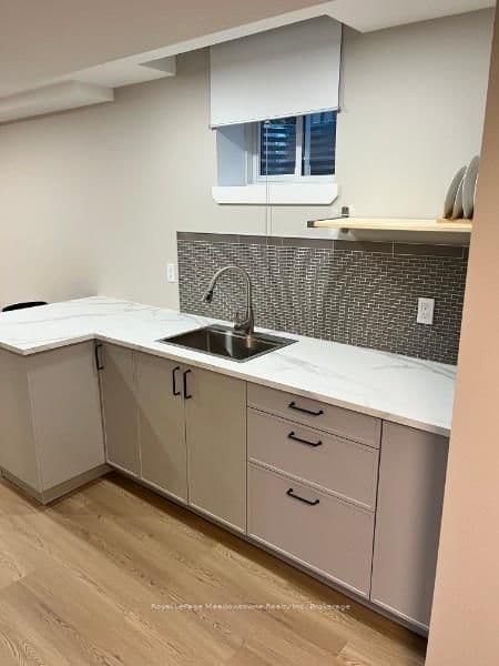 43 Dills Crescent, Unit Basement - Image 5