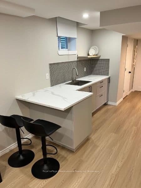 43 Dills Crescent, Unit Basement - Image 6